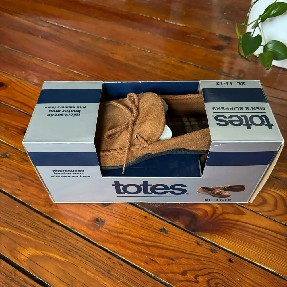Totes Men’s Cognac Slippers with Memory Foam Size XL 11-12 Indoor/Outdoor Sole